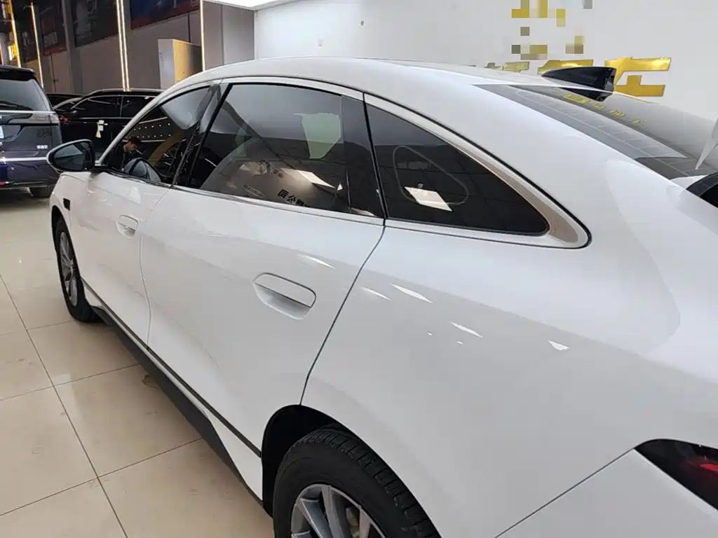 BYD Qin L — фото 4