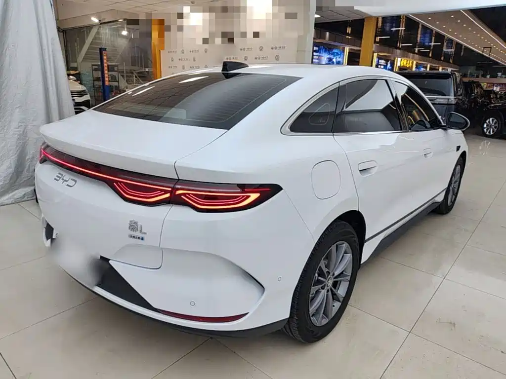 BYD Qin L — фото 6