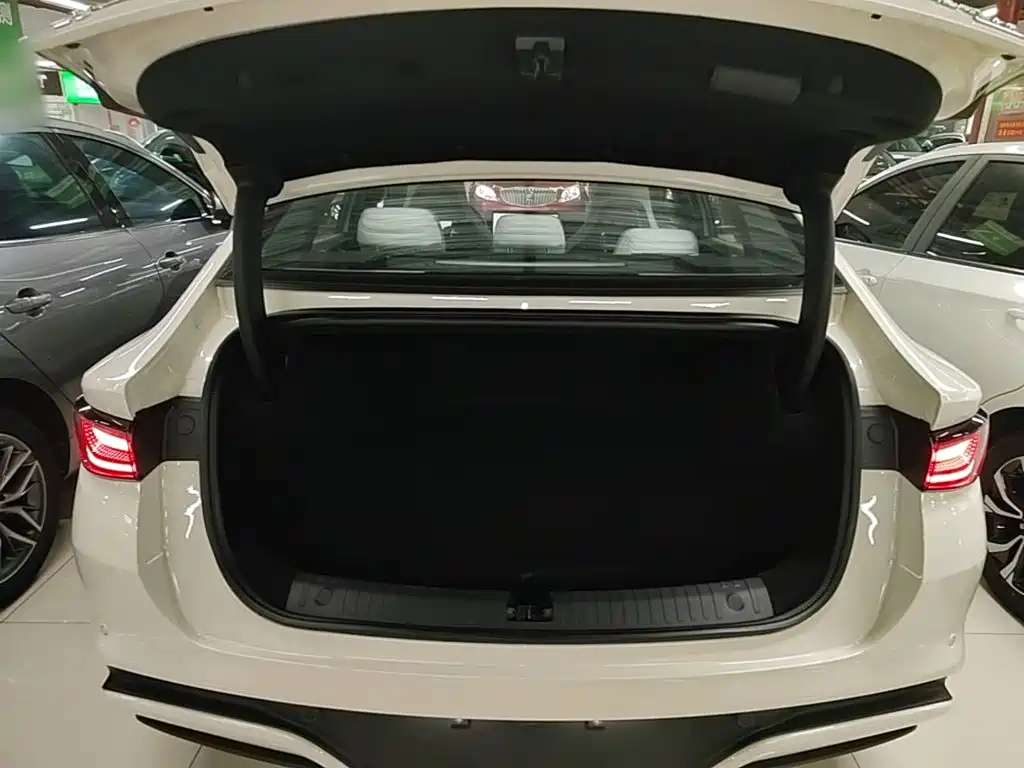 BYD Seal 06 — фото 18
