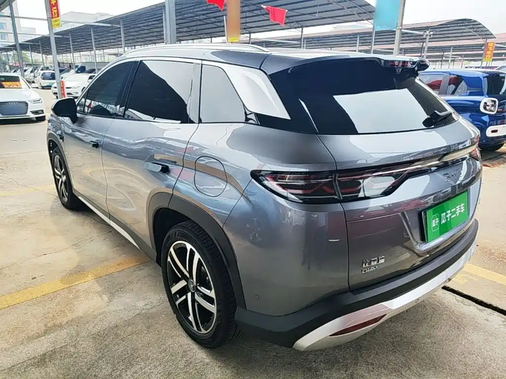 BYD L DM-i — фото 4