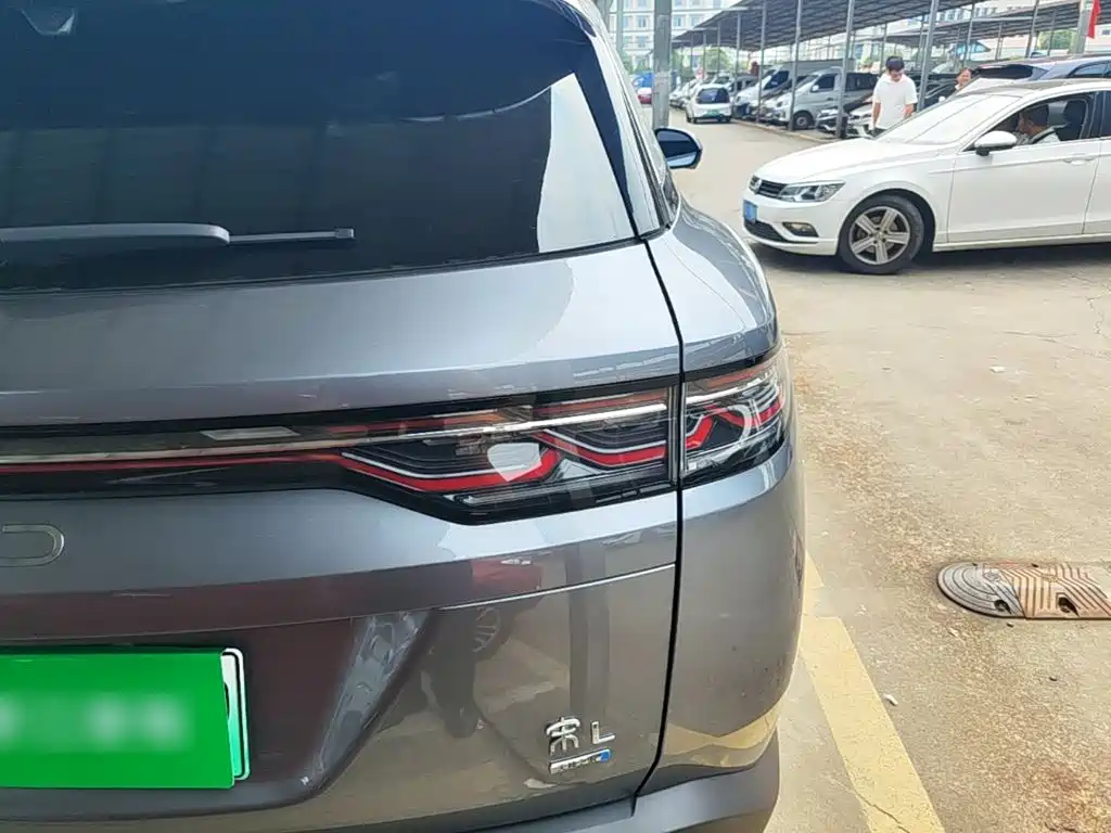 BYD L DM-i — фото 7