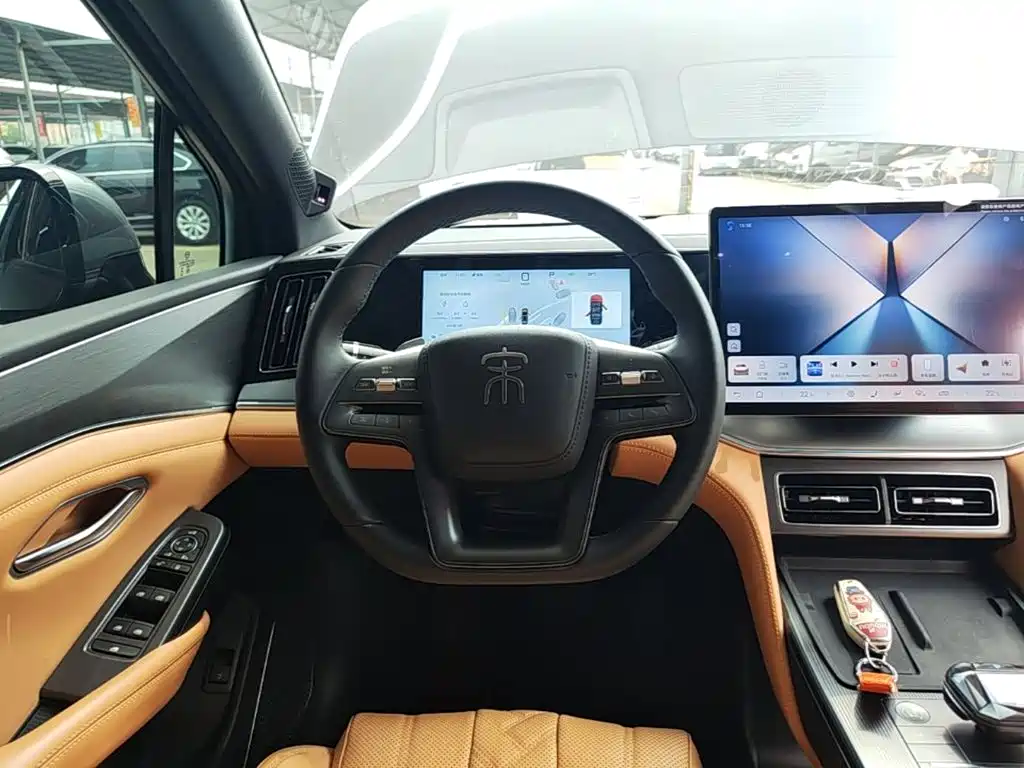 BYD L DM-i — фото 10