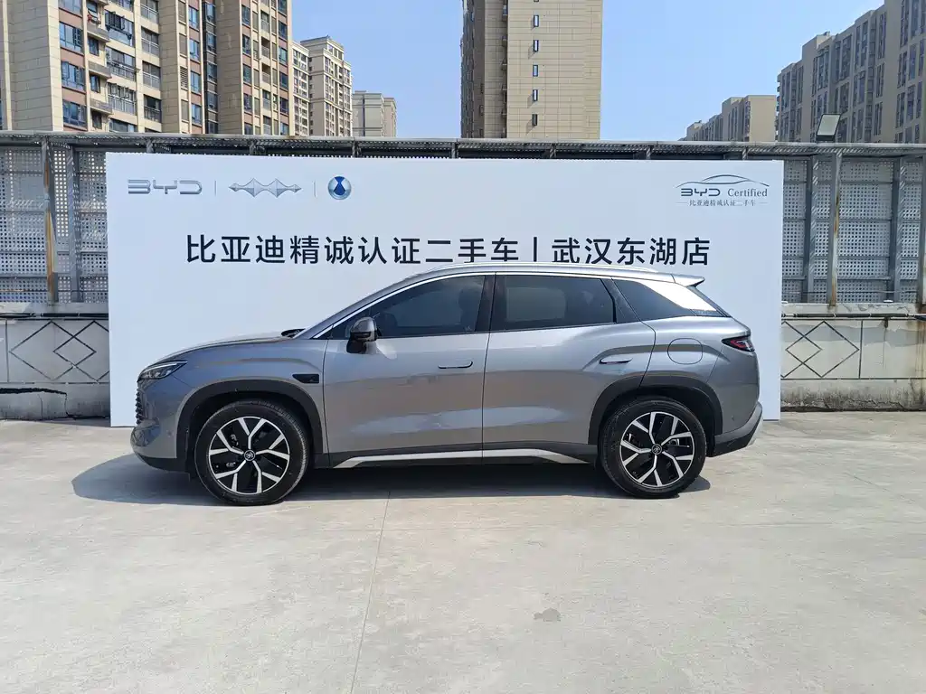 BYD L DM-i — фото 4