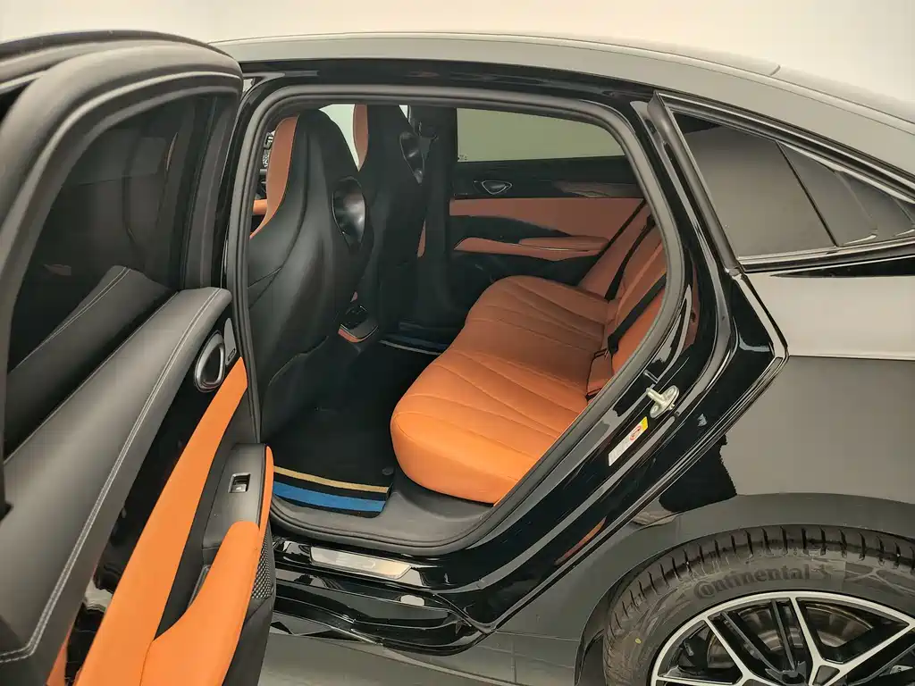 BYD Seal — фото 13