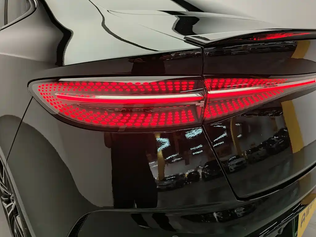 BYD Seal — фото 19