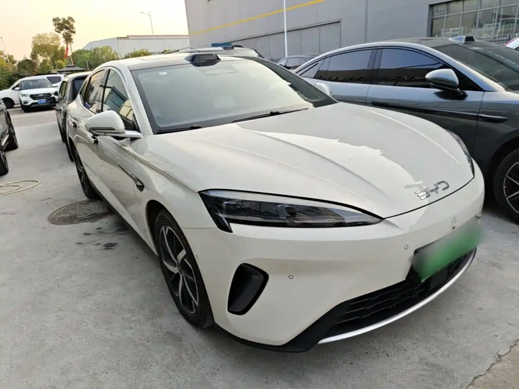 BYD Seal 07 DM-i — фото 3