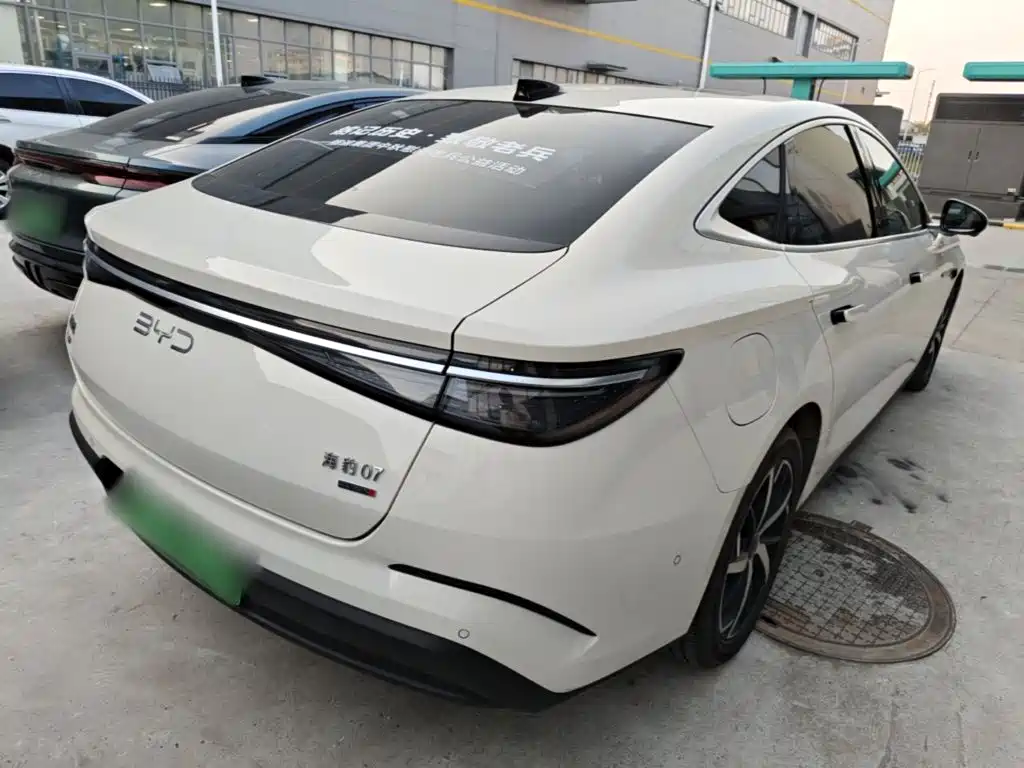 BYD Seal 07 DM-i — фото 6