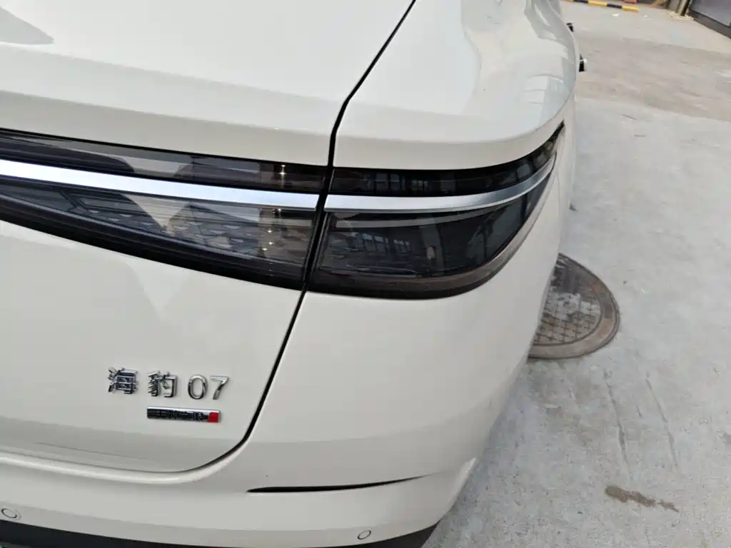 BYD Seal 07 DM-i — фото 7