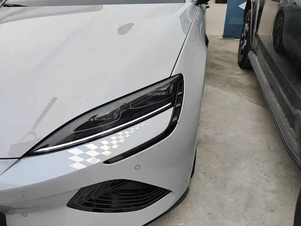 BYD Seal — фото 17