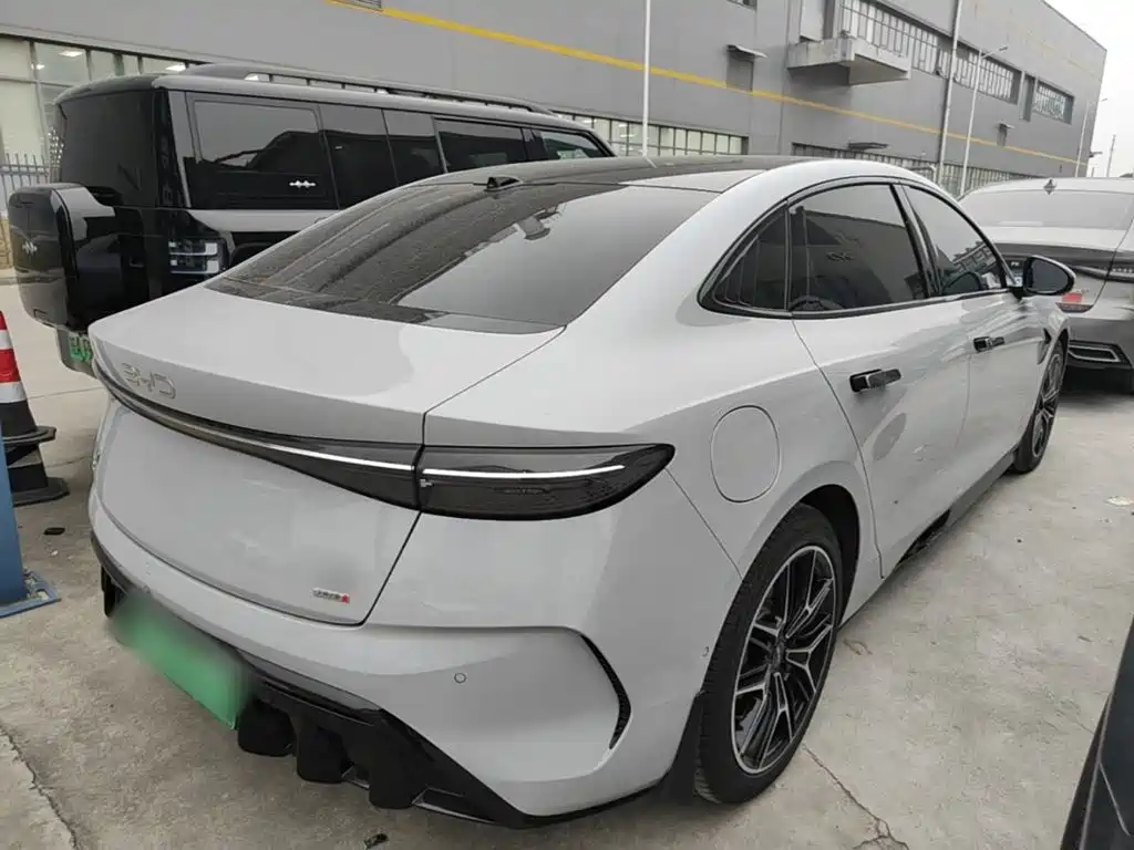 BYD Seal — фото 4