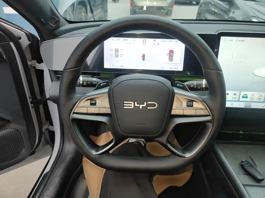 BYD Seal — фото 6