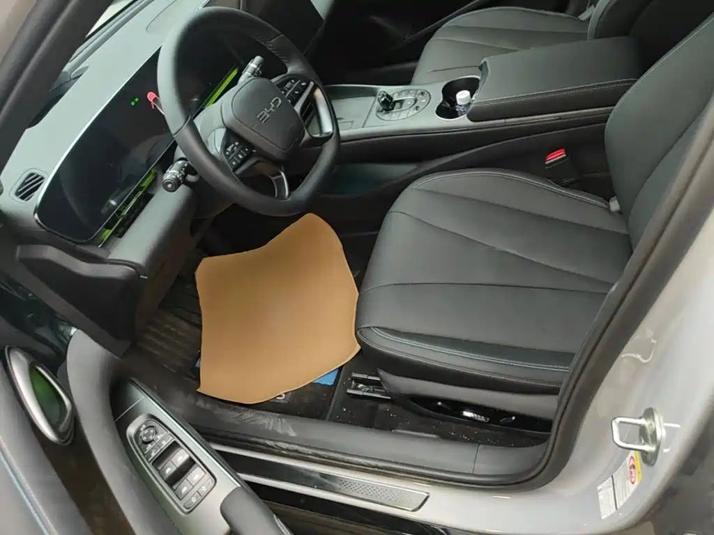 BYD Seal — фото 10