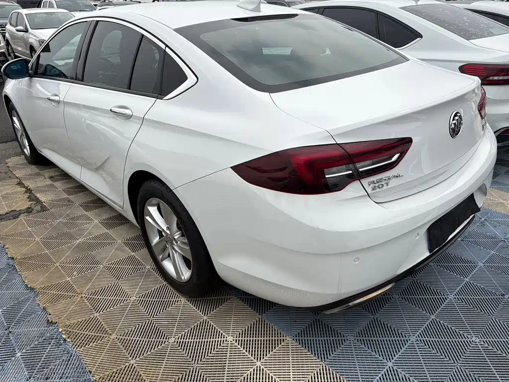 Buick Regal — фото 13