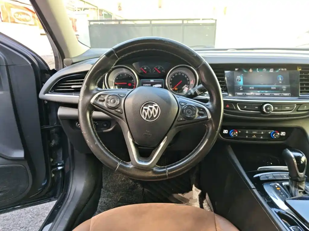 Buick Regal — фото 10