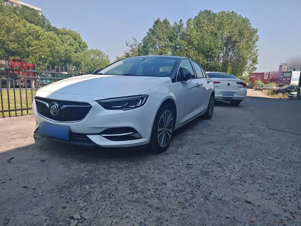 Buick Regal — фото 1