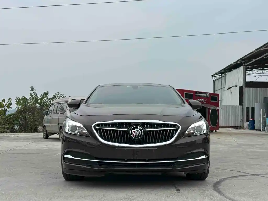 Buick LaCrosse — фото 2