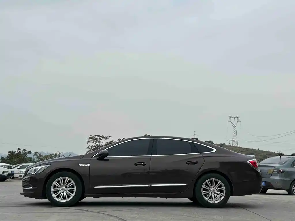 Buick LaCrosse — фото 4