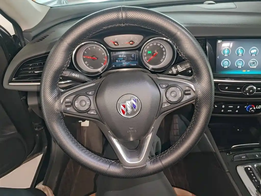 Buick Regal — фото 10