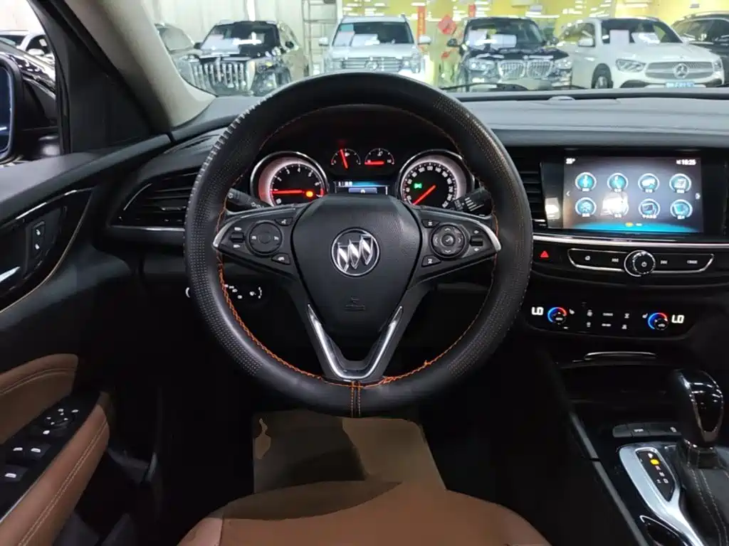 Buick Regal — фото 10