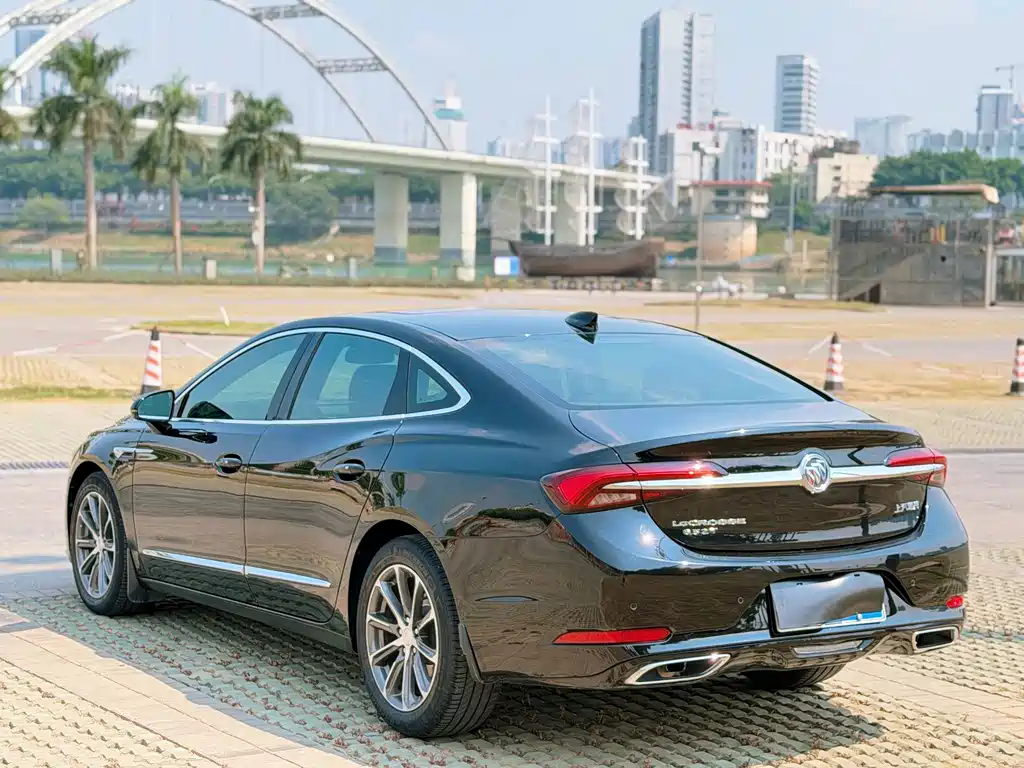 Buick LaCrosse — фото 4