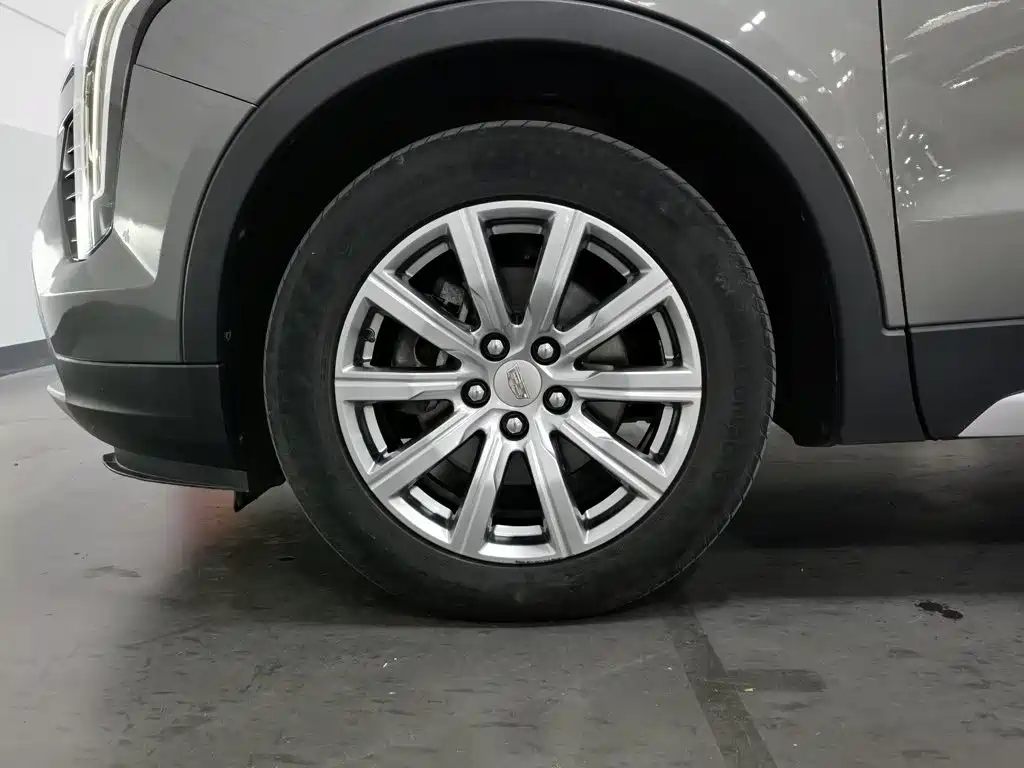 Cadillac XT4 — фото 17
