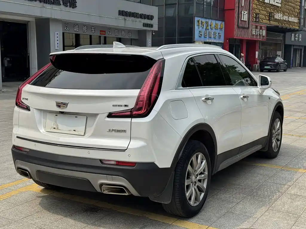Cadillac XT4 — фото 13