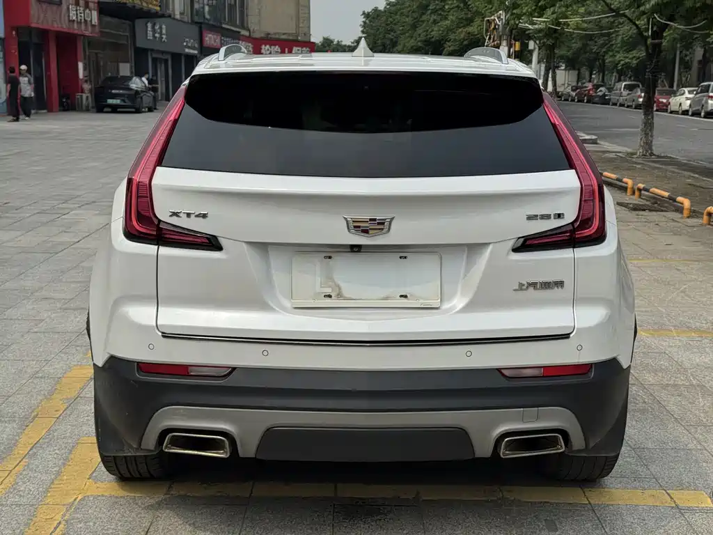 Cadillac XT4 — фото 14