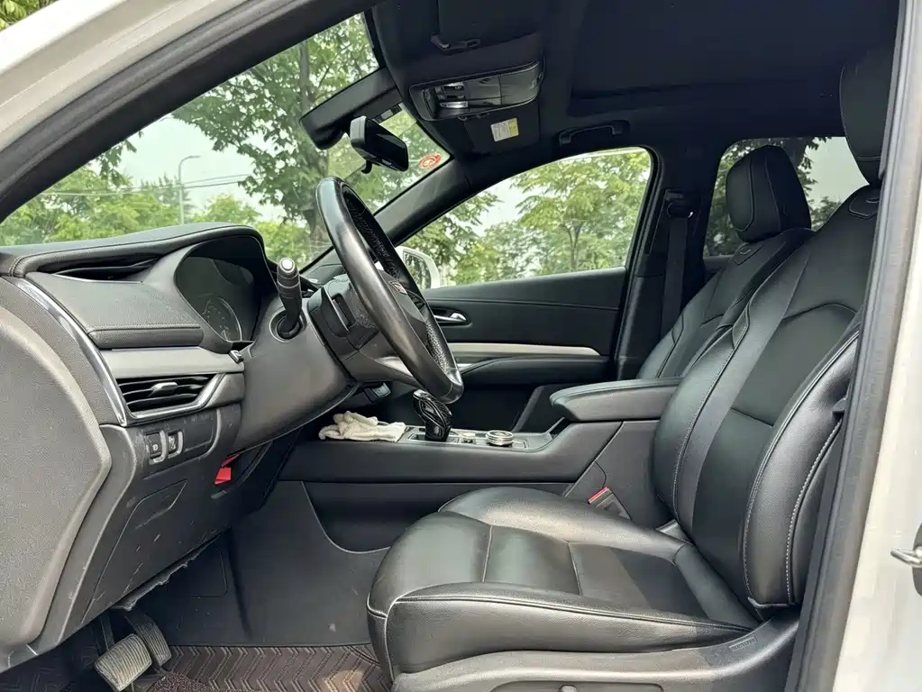 Cadillac XT4 — фото 5