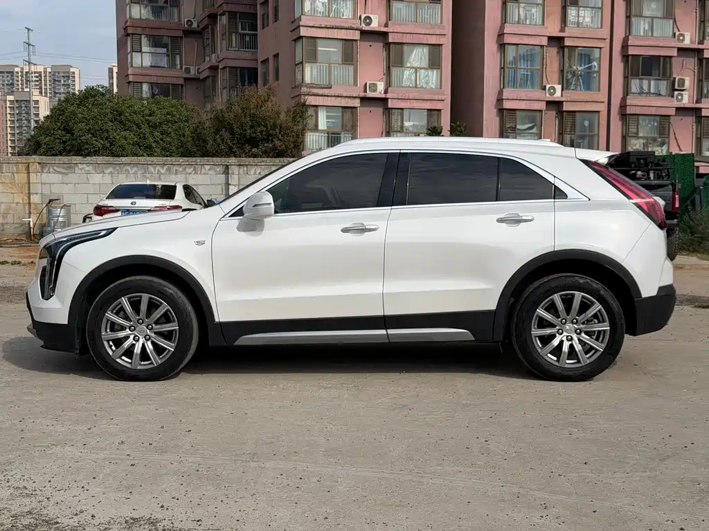 Cadillac XT4 — фото 3