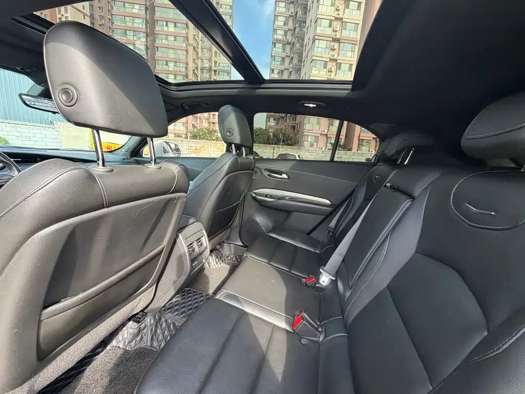 Cadillac XT4 — фото 8