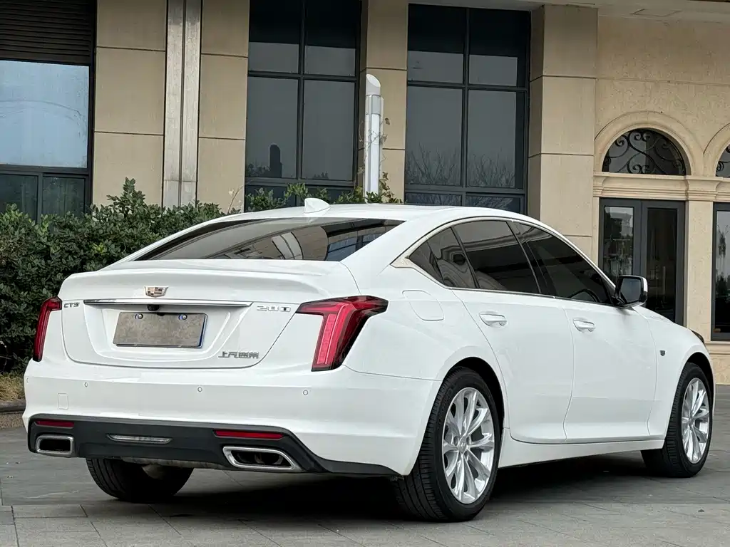 Cadillac CT5 — фото 9