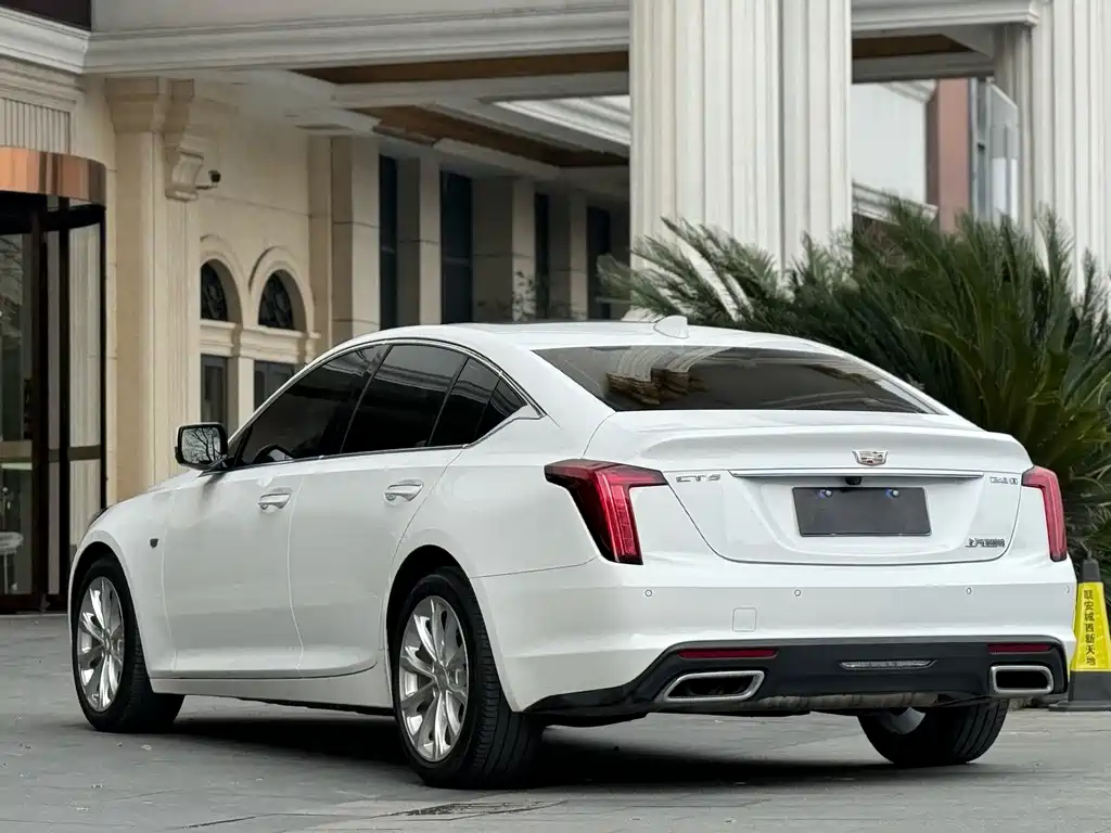 Cadillac CT5 — фото 10