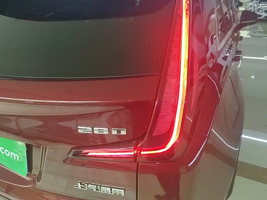 Cadillac XT4 — фото 7