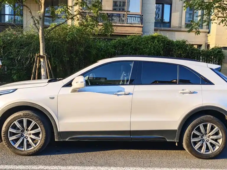Cadillac XT4 — фото 5