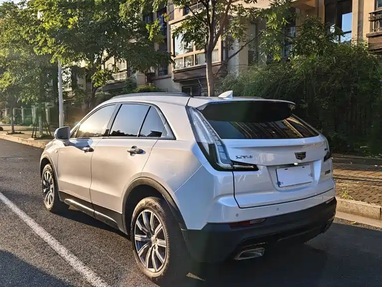 Cadillac XT4 — фото 6