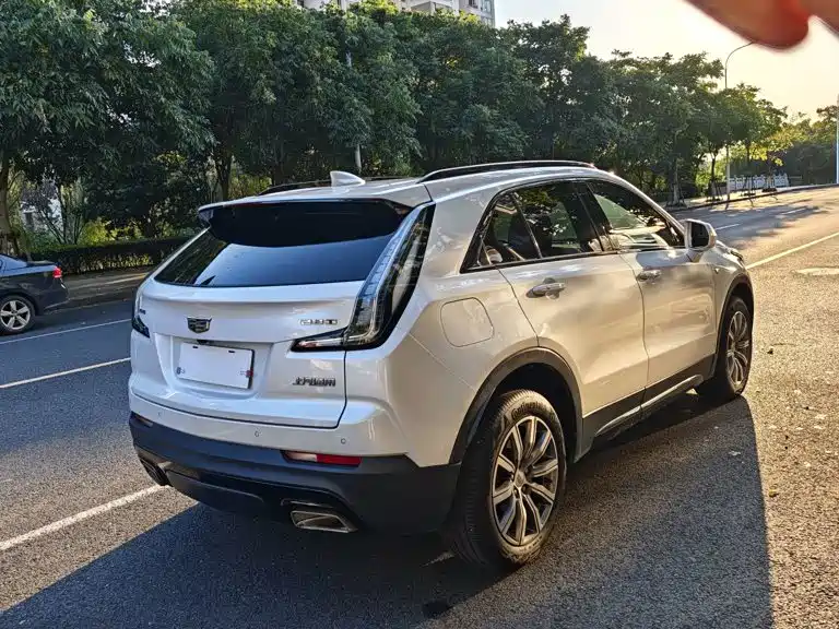 Cadillac XT4 — фото 8