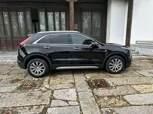 Cadillac XT4 — фото 5
