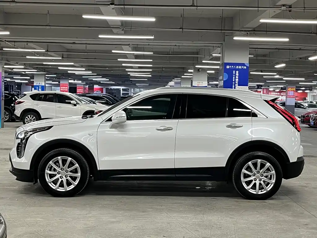 Cadillac XT4 — фото 3
