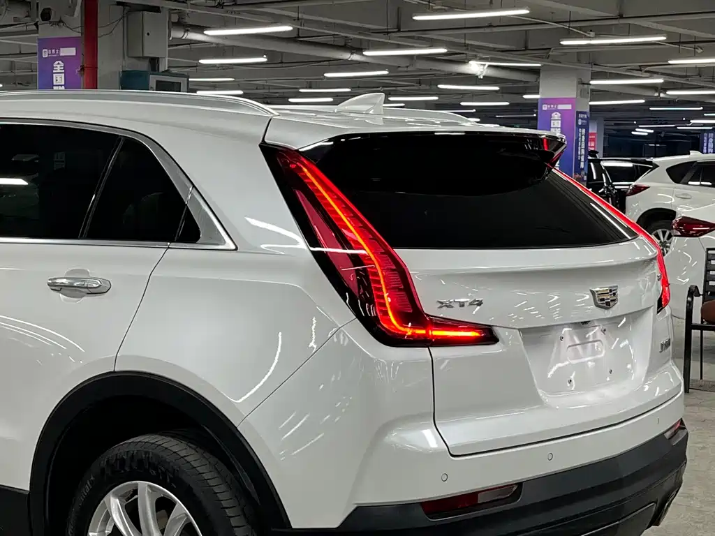 Cadillac XT4 — фото 6