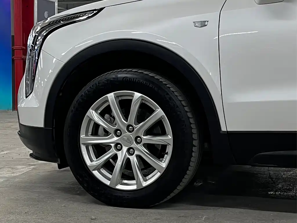 Cadillac XT4 — фото 8