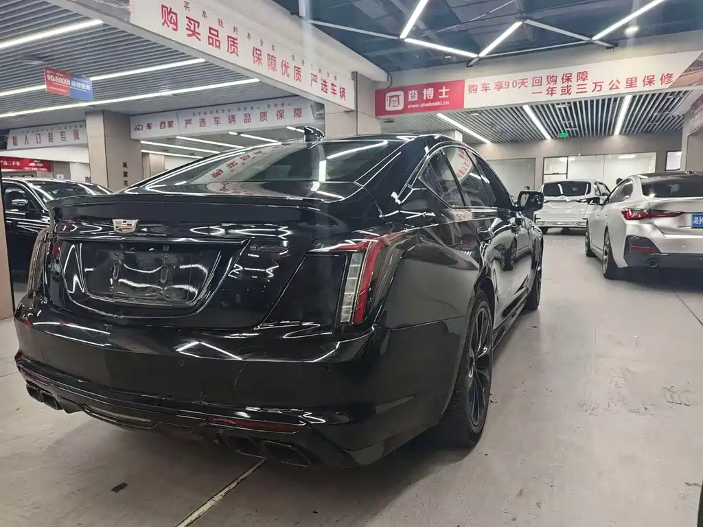 Cadillac CT5 — фото 9