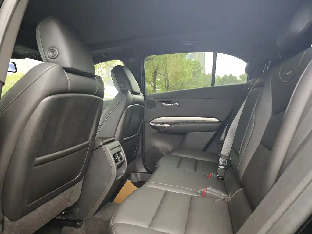 Cadillac XT4 — фото 6