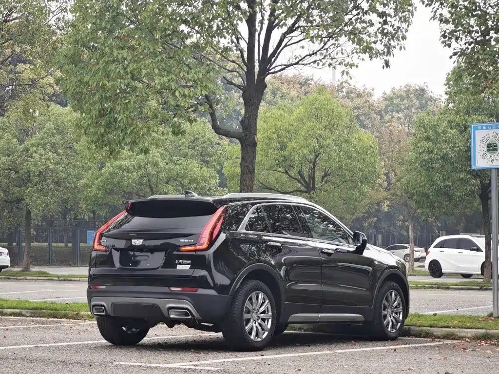 Cadillac XT4 — фото 8