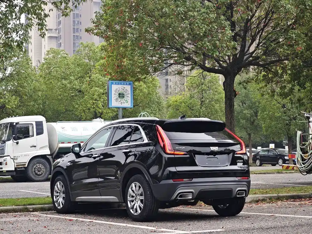 Cadillac XT4 — фото 9