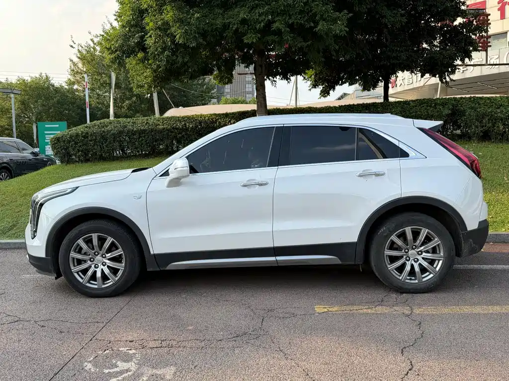 Cadillac XT4 — фото 3