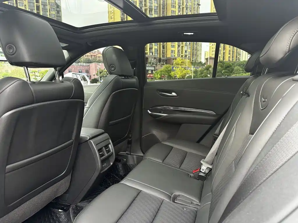 Cadillac XT4 — фото 17