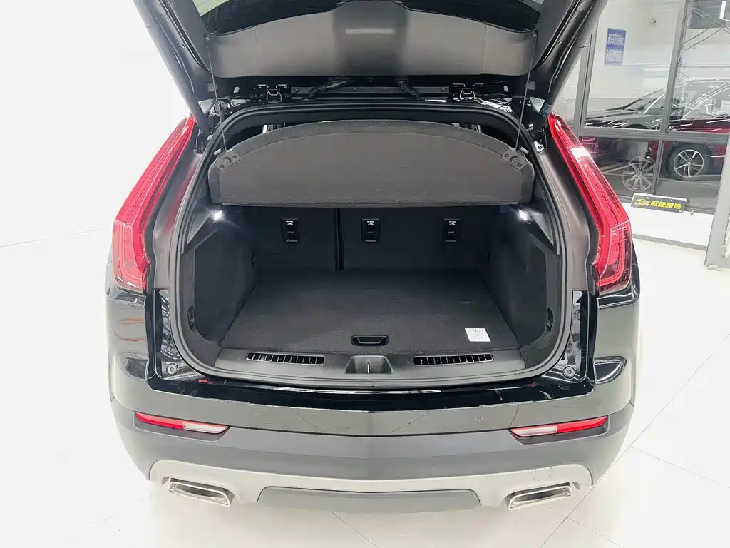 Cadillac XT4 — фото 15
