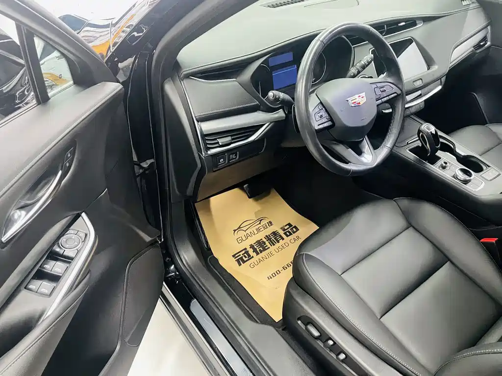 Cadillac XT4 — фото 5