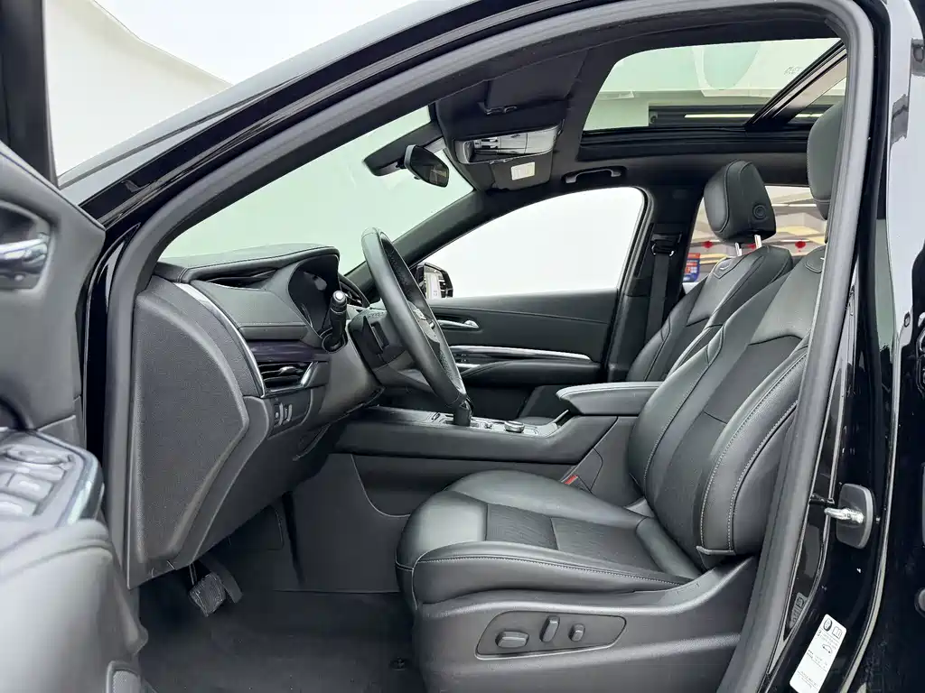Cadillac XT4 — фото 4