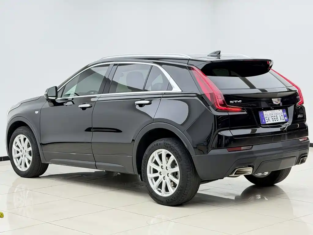 Cadillac XT4 — фото 7